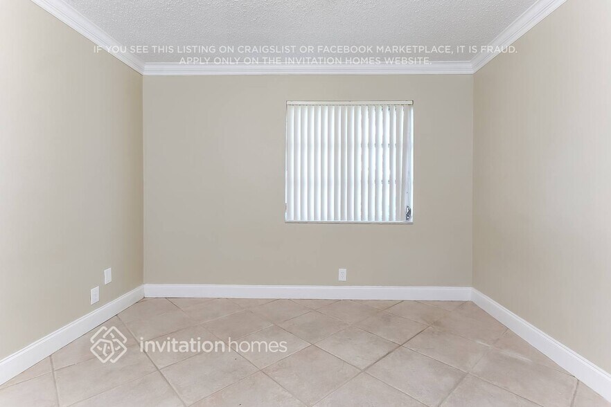 Building Photo - 1153 SW 25th Ave