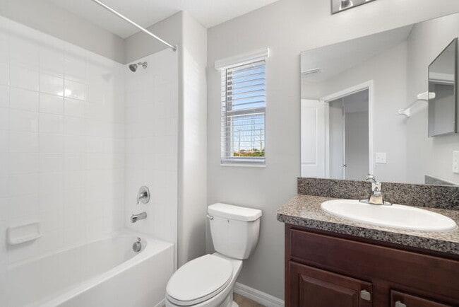 Building Photo - Like New TownHome For Rent in Touchstone!