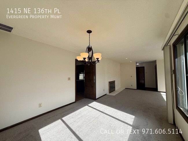 Building Photo - 1415 NE 136th Pl