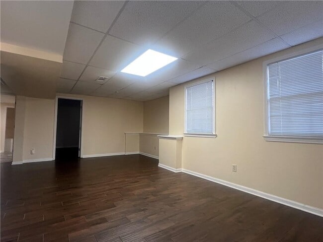 Building Photo - 3125 Brownwood Dr