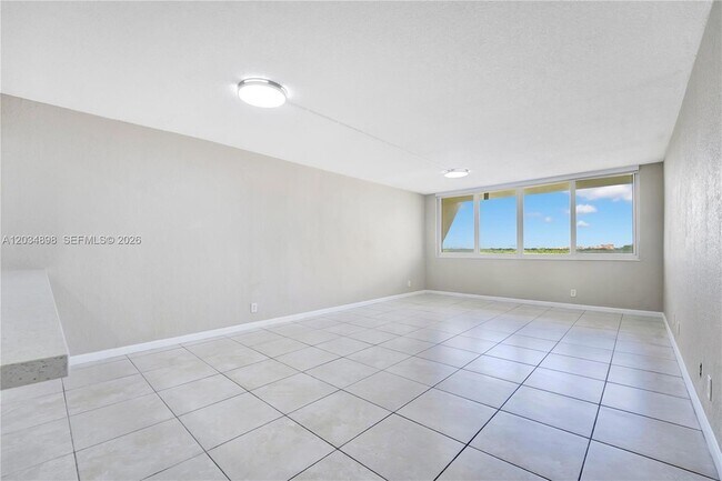 Building Photo - 9001 SW 77th Ave