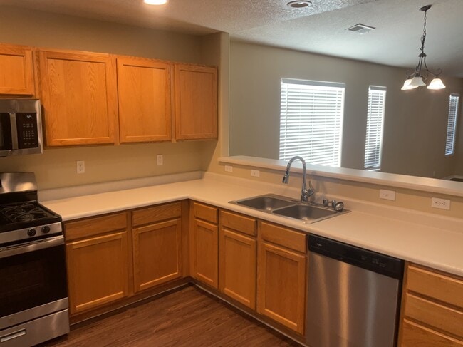 Building Photo - 1312 Penasco Rd NE