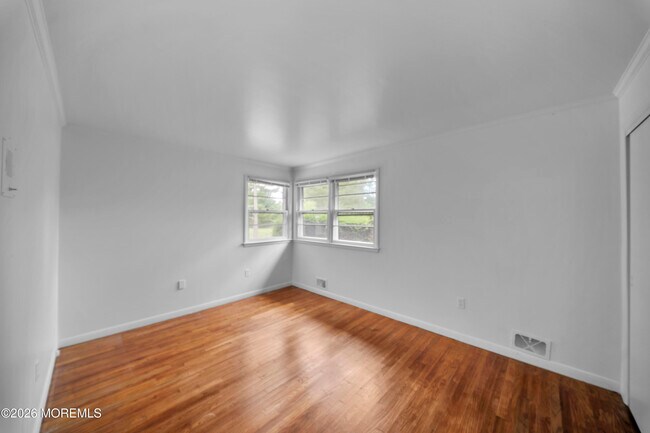 Building Photo - 170 Bingham Ave