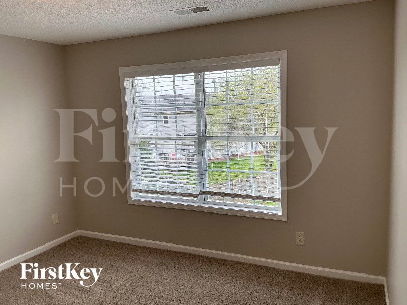 Building Photo - 900 Fisher Ct