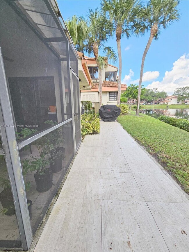 Building Photo - 3483 Emerald Oaks Dr