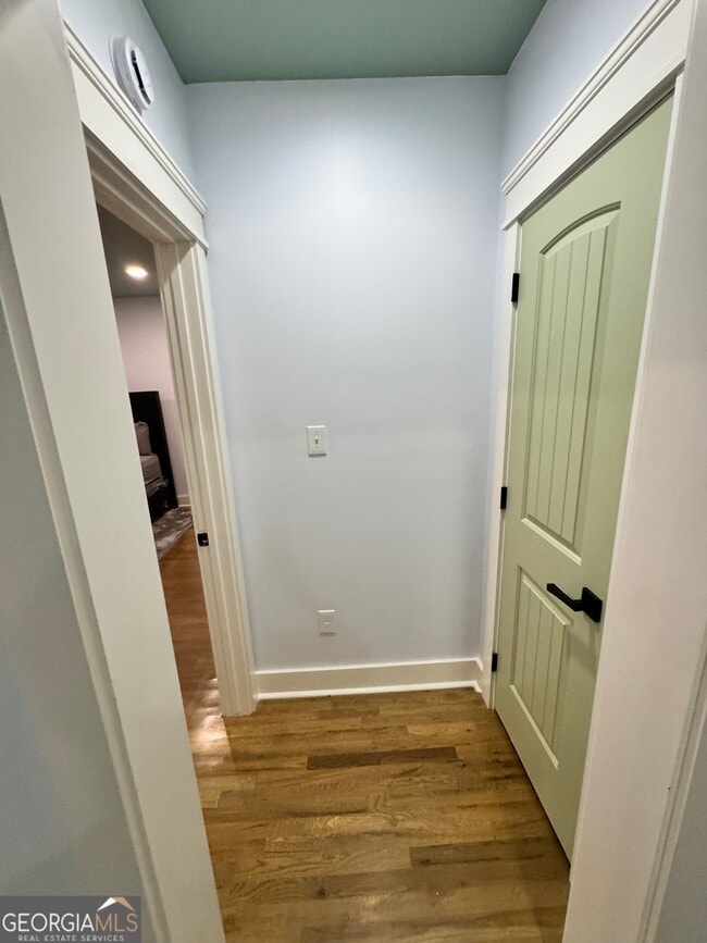 Building Photo - 2618 Meadow Lark Dr
