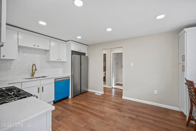 Building Photo - 400 S 1st Ave