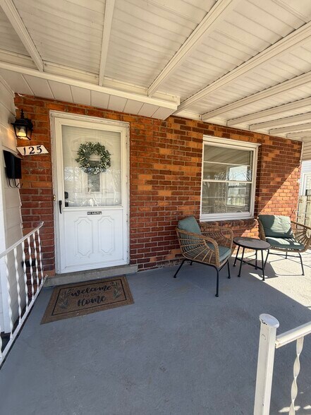 Building Photo - 125 S Minerva Ave