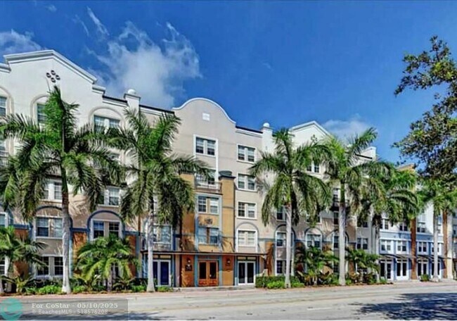 Building Photo - 533 NE 3rd Ave