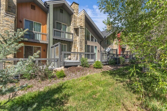 Building Photo - Quarry Village Townhome