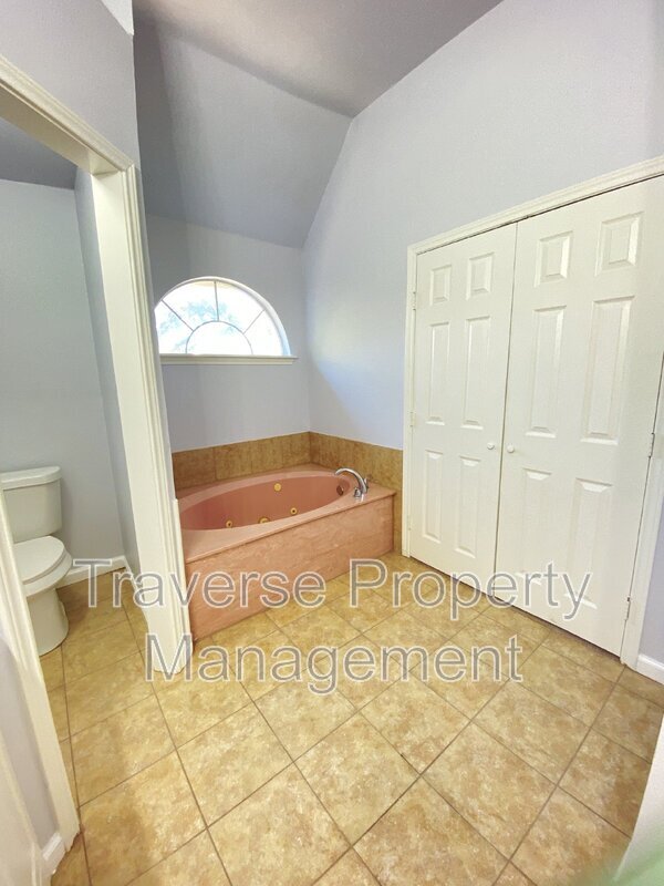 Building Photo - 903 Freshwood Ct