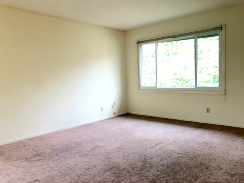 Building Photo - 2006 NW Hickory Ln