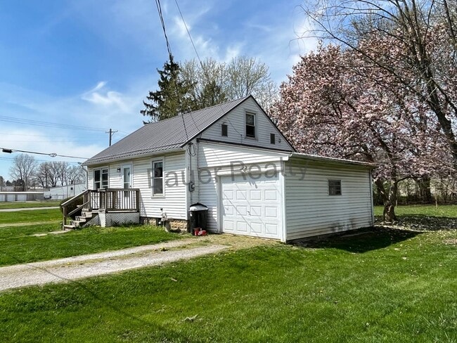Building Photo - 912 Grove Ave