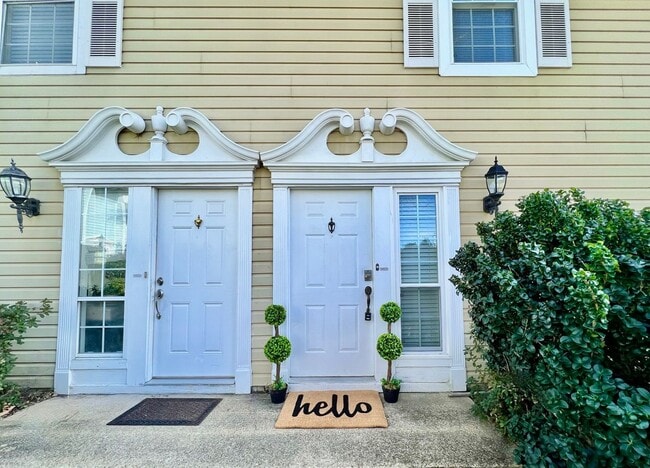 Building Photo - Ready 03-06-26! 2 Primary Suites! Near Little Creek, Dam Neck & Oceana Bases!