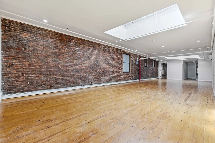 Building Photo - 535 Broadway