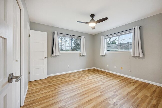 Building Photo - 1111 Lawson Ln