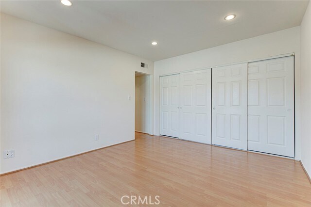Building Photo - 1523 E Windsor Rd