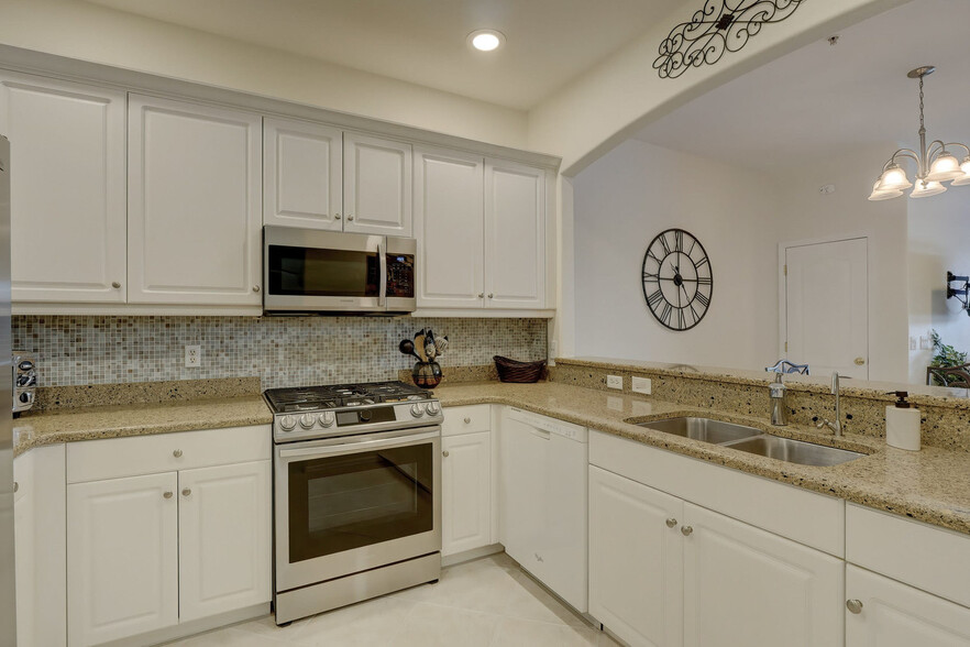 Building Photo - 3111 Cottonwood Bend