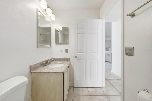Building Photo - 13817 Valleybrooke Ln