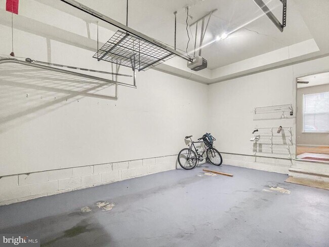 Building Photo - 12 S Exeter St