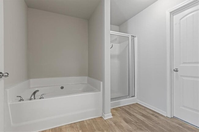 Building Photo - 360 Turtle Creek Dr