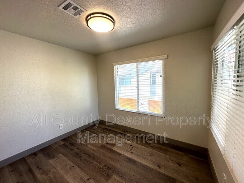 Building Photo - 74621 Shadow Hills Rd