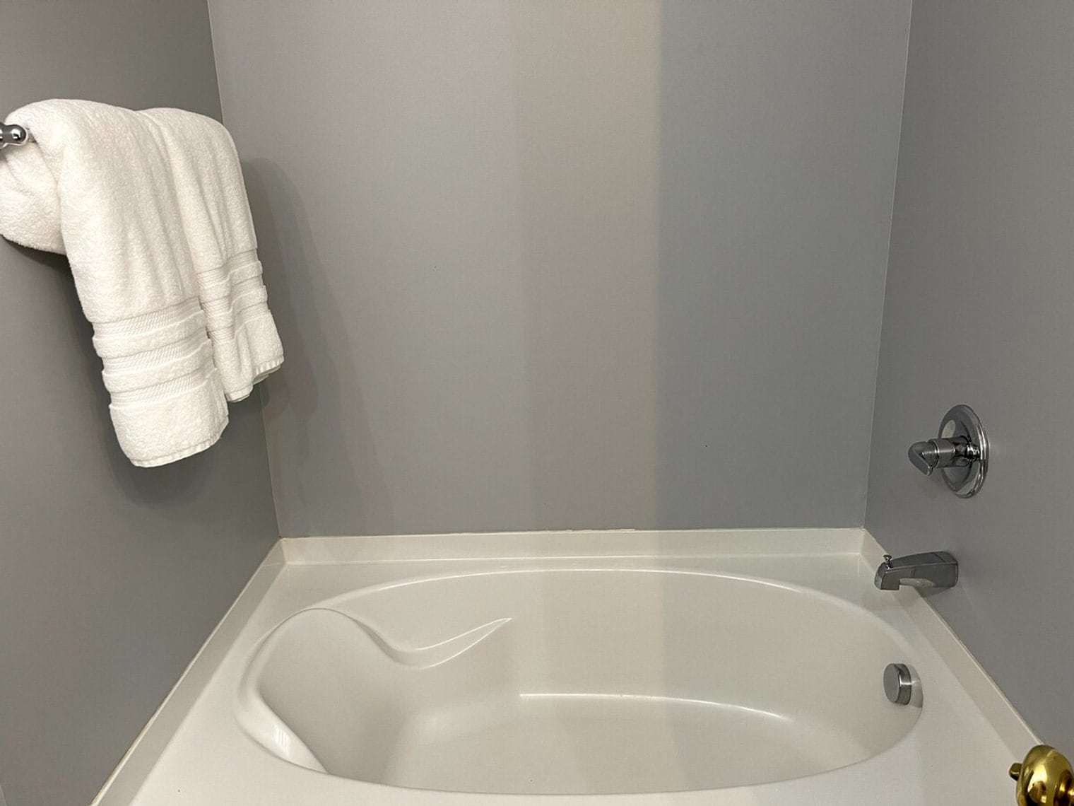 Building Photo - 617 Lake Forest Road