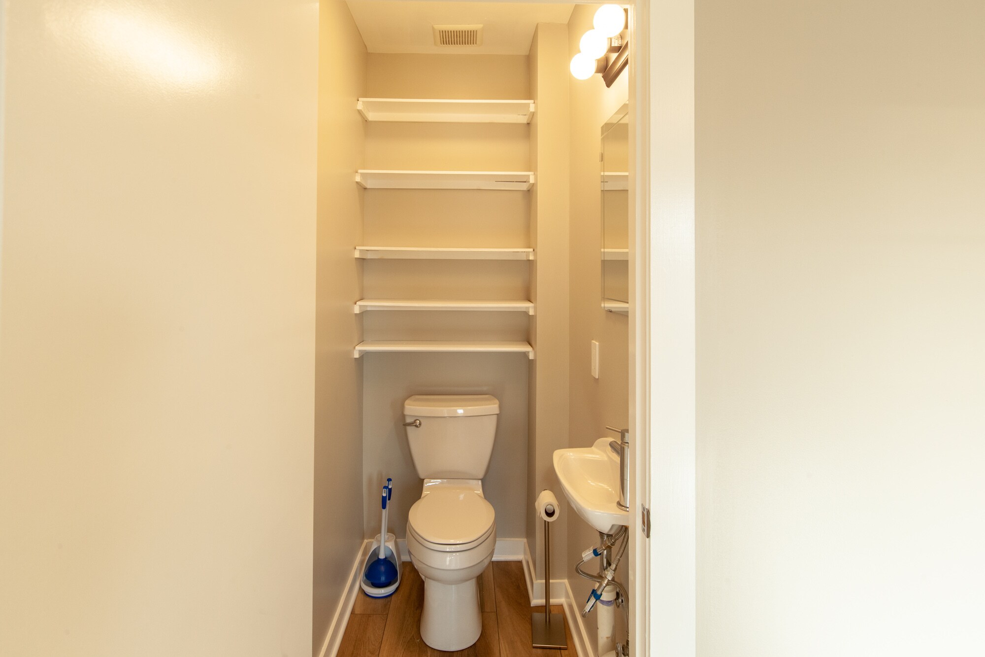 Building Photo - 1908 Constitution Ave NE