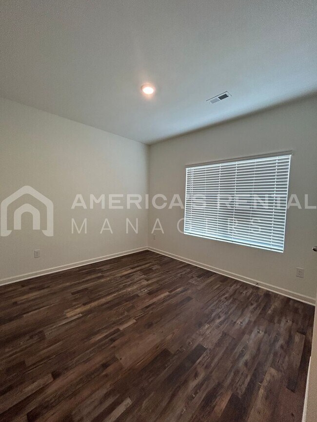 Building Photo - 5293 Meadow Ridge Trail