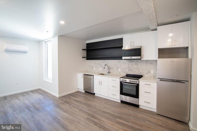 Building Photo - 1201 Vine St