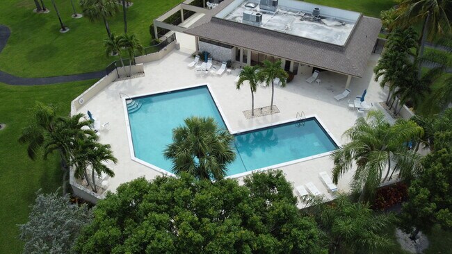 Building Photo - 297 Deer Creek Blvd