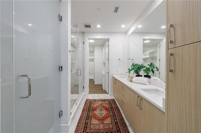 Building Photo - 2425 Peachtree Rd NE