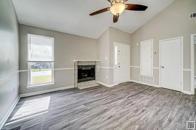 Building Photo - 3409 Knollcrest Rd