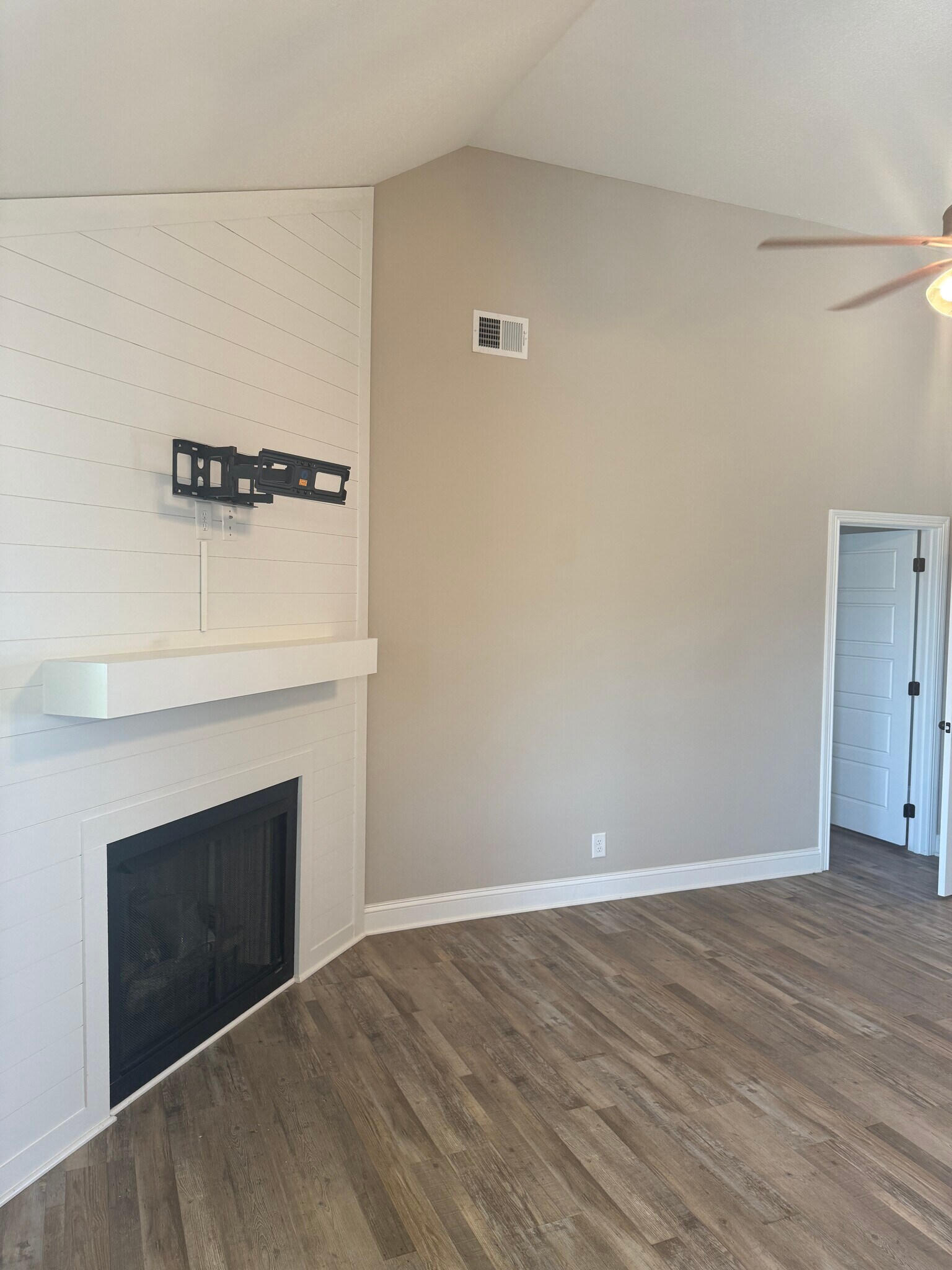 Building Photo - 1100 Cardinal Creek Dr