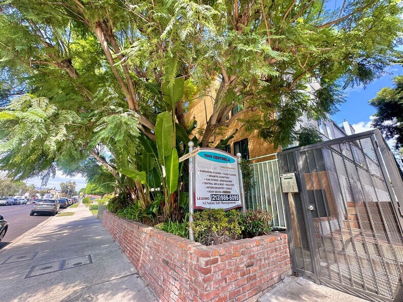 Primary Photo - 1444 Centinela Ave