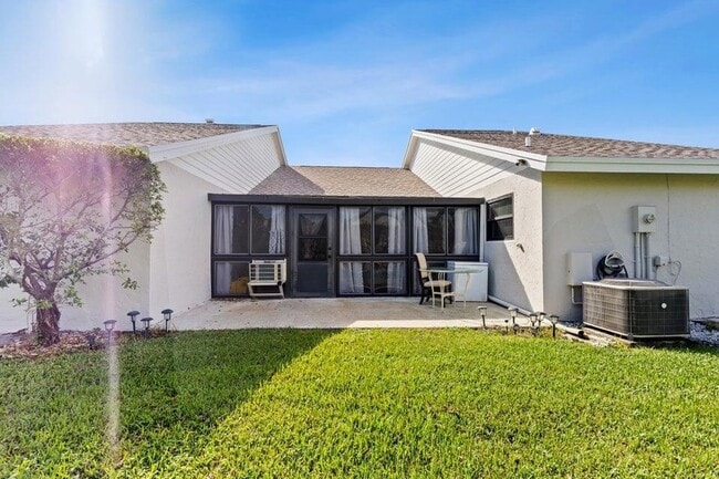 Building Photo - 2363 NW 13th Ct