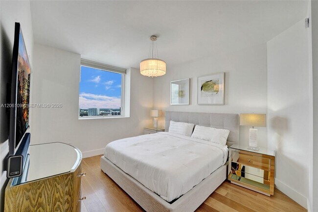 Building Photo - 17875 Collins Ave