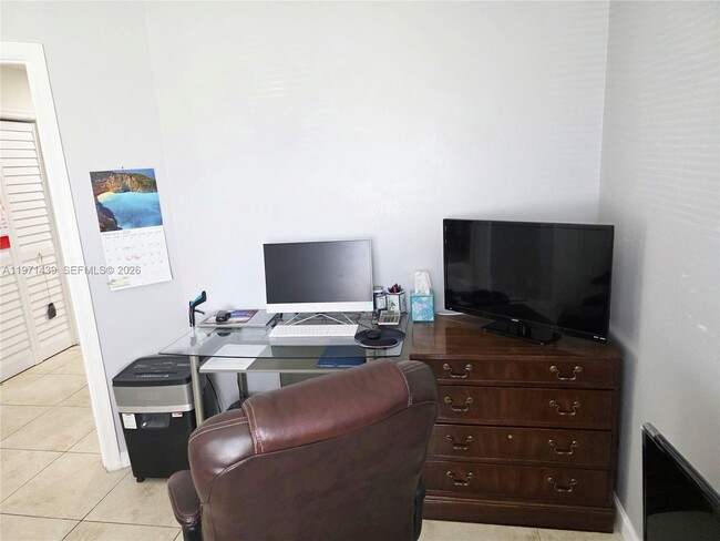 Building Photo - 11688 SW 17th Ct