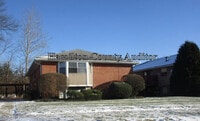 Building Photo - 6032 Ridgeacres Dr