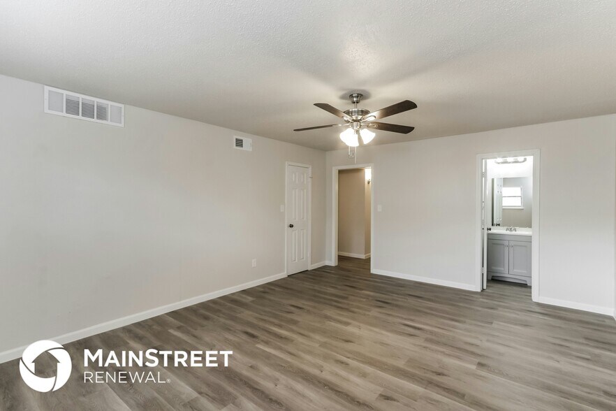 Building Photo - 1421 Pine Hill Dr