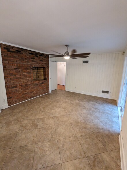 Building Photo - 2208 Westhaven Dr