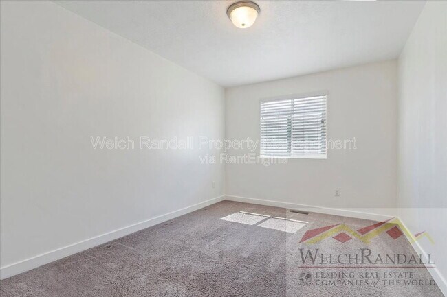 Building Photo - 15271 S Reins Wy