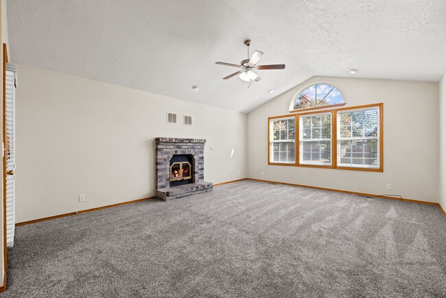 Building Photo - 5415 N Noble Fir Ave