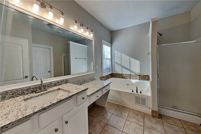 Building Photo - 412 Oscar Way
