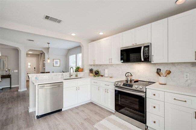 Building Photo - 1712 Anise Dr