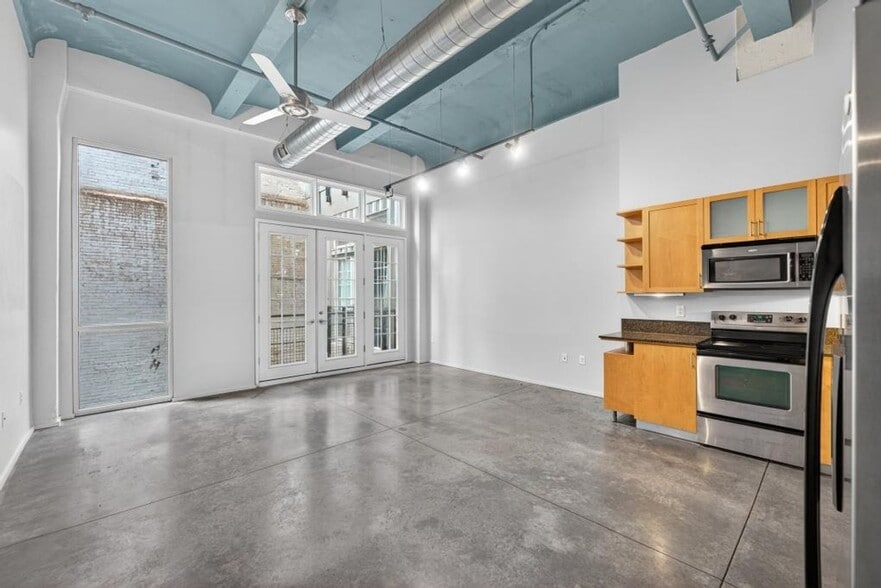 Building Photo - 1136 Washington Ave