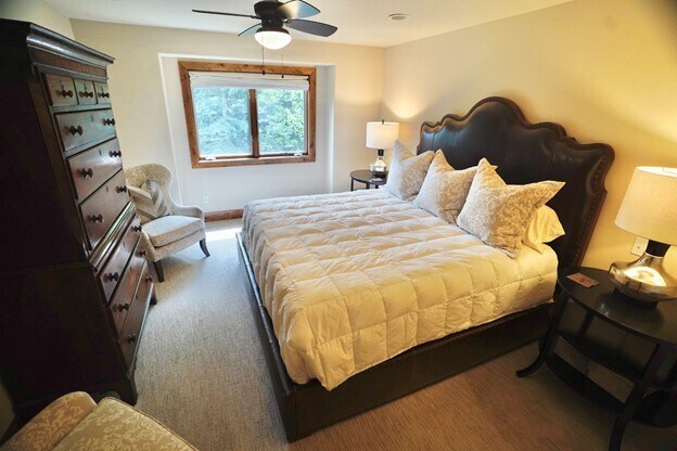 Building Photo - 10 Dakota Cir