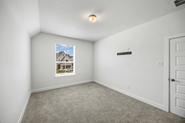 Building Photo - 29024 Red Lp Dr