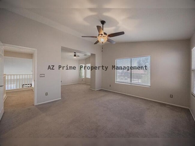 Building Photo - 873 W Tremaine Ave