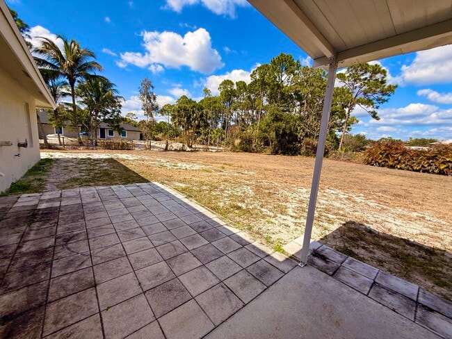 Building Photo - 15859 68th Ct N